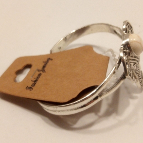 Elephant Head Cuff Bracelet Silver/White - Picture 3 of 4